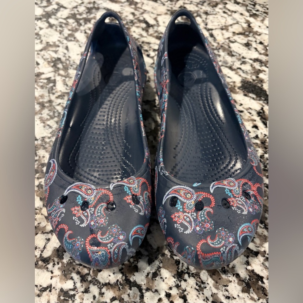 Crocs Shoes Womens Blue  Floral Graphic Kadee Flat Slip On Iconic Comfort‎ - Picture 2 of 4